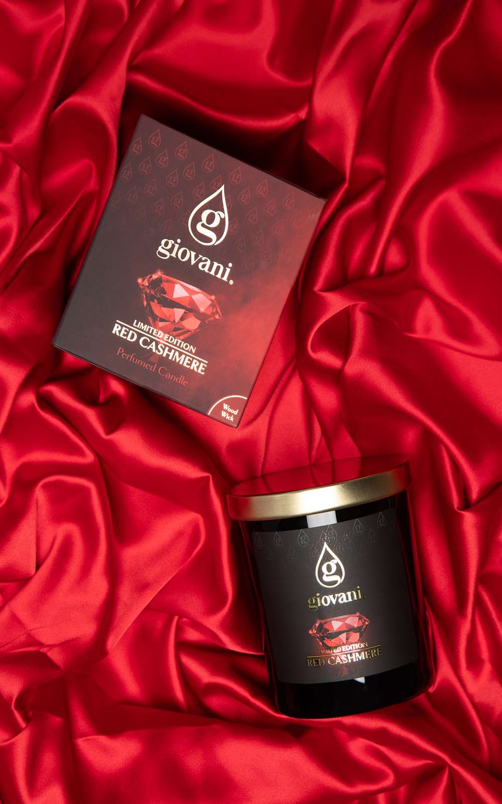 Red Cashmere Świeca zapachowa z drewnianym knotem Giovani